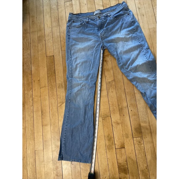 Levi’s Signature Jeans Women’s 34x30 Vintage Light Wash Bootcut Mid Rise - Picture 4 of 16